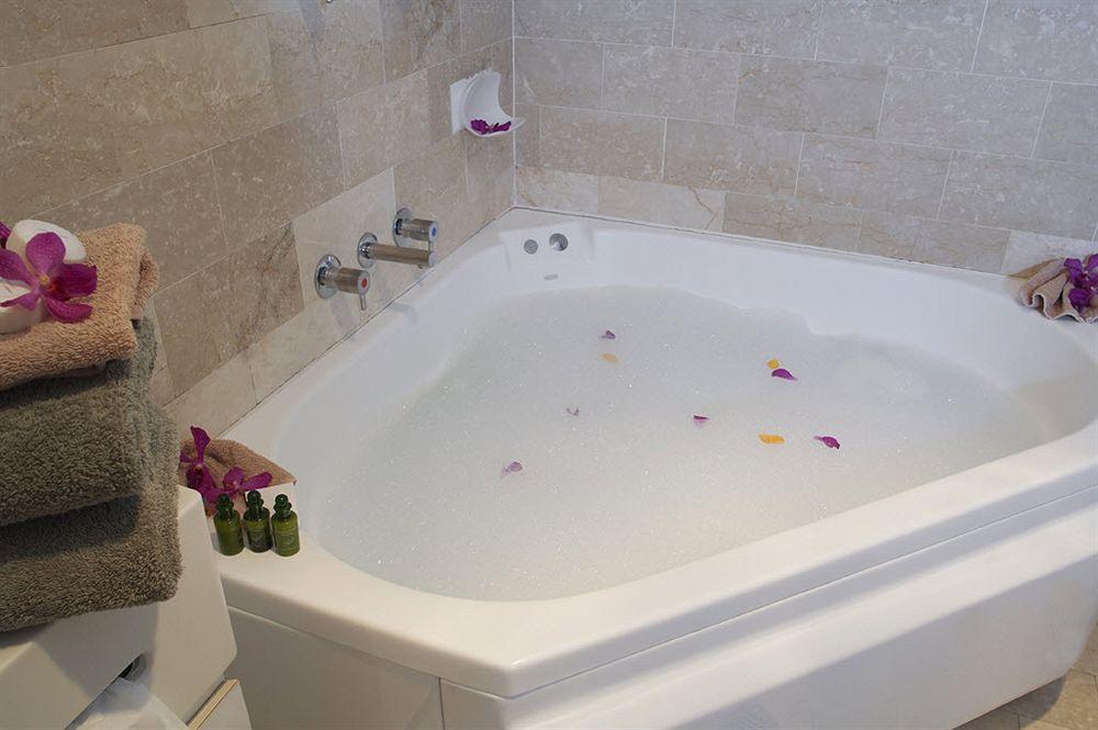 Mirage Hotel Newport Εξωτερικό φωτογραφία