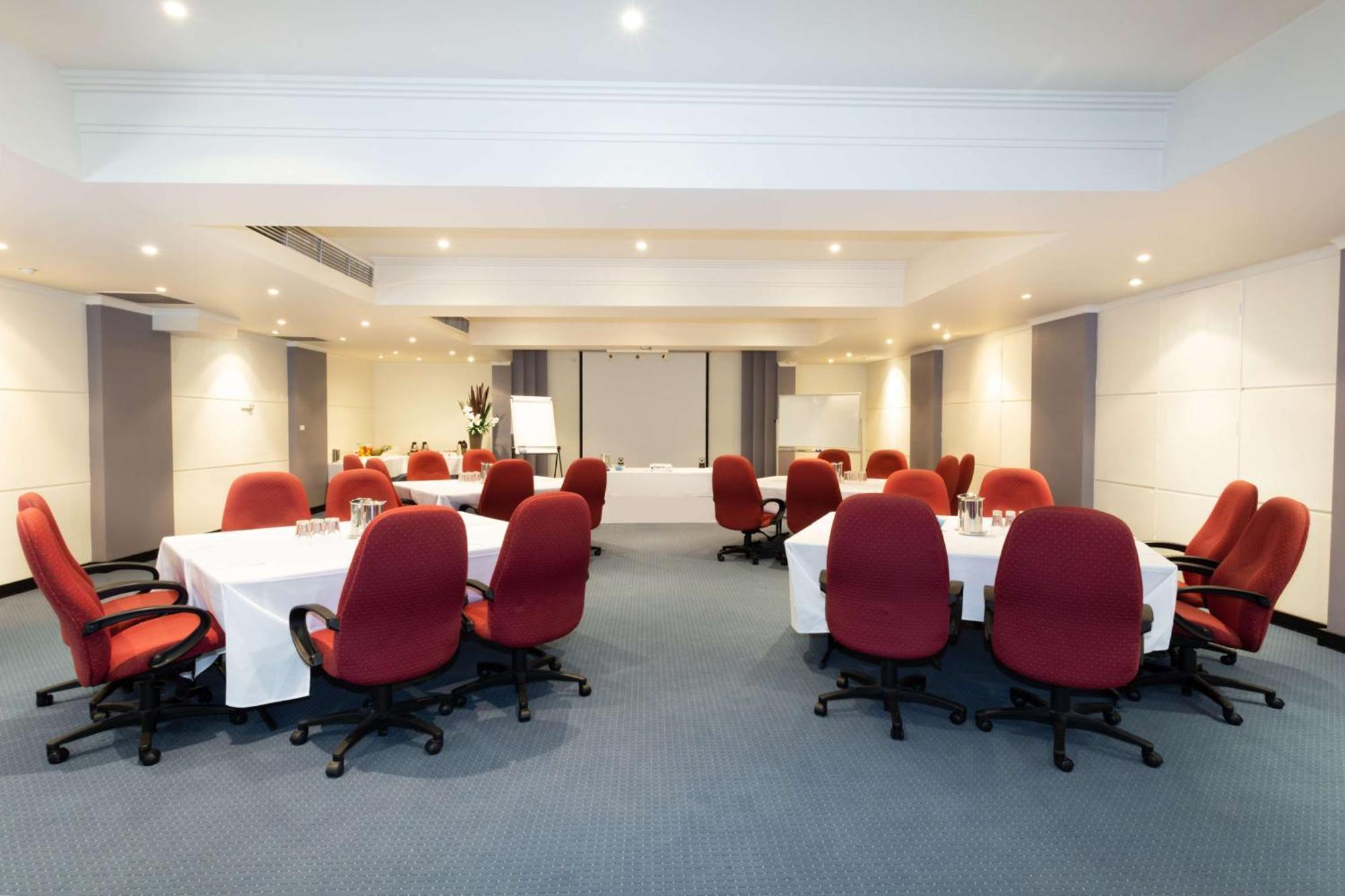 Mirage Hotel Newport Εξωτερικό φωτογραφία