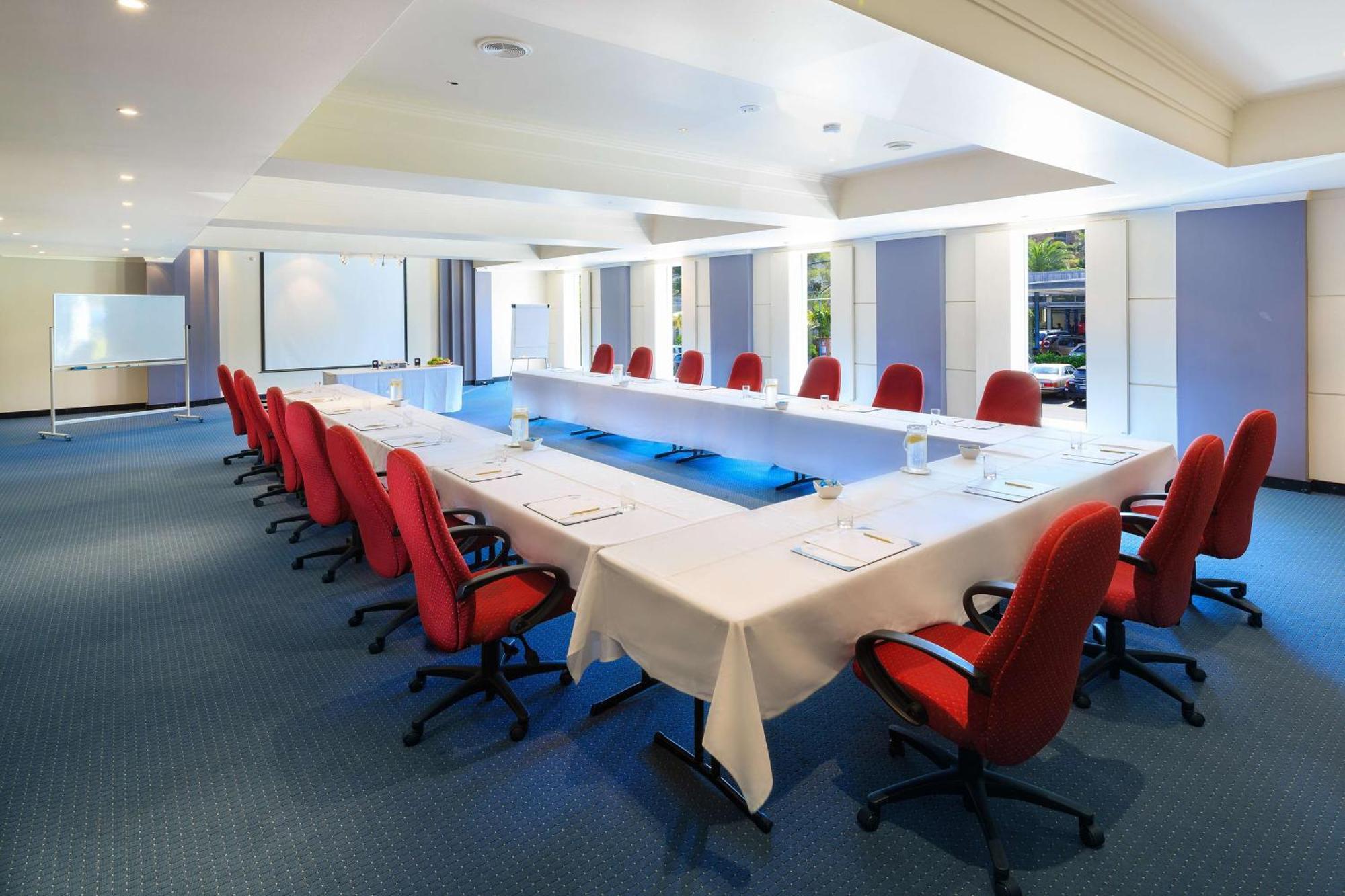 Mirage Hotel Newport Εξωτερικό φωτογραφία