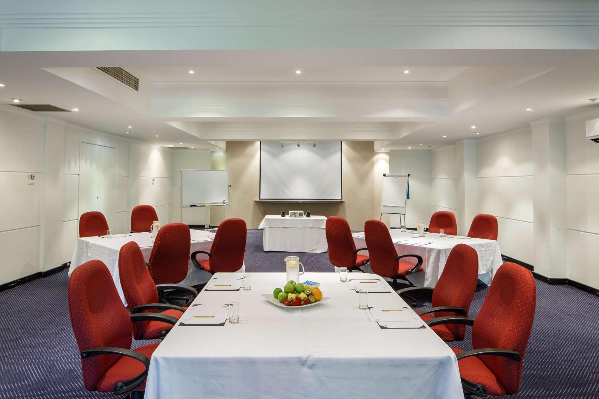 Mirage Hotel Newport Εξωτερικό φωτογραφία