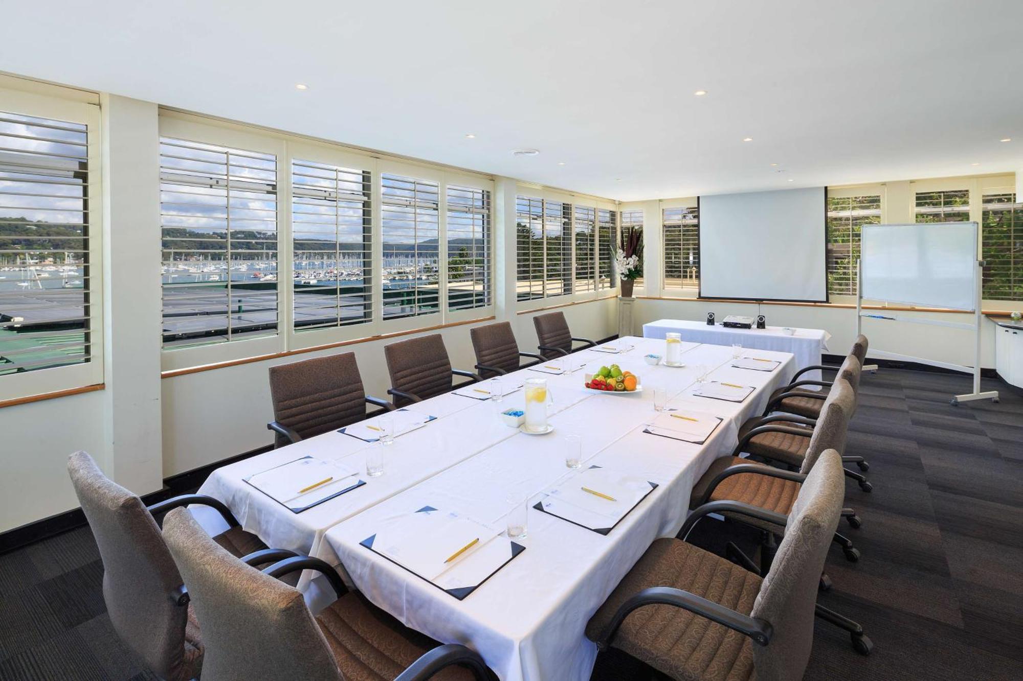 Mirage Hotel Newport Εξωτερικό φωτογραφία