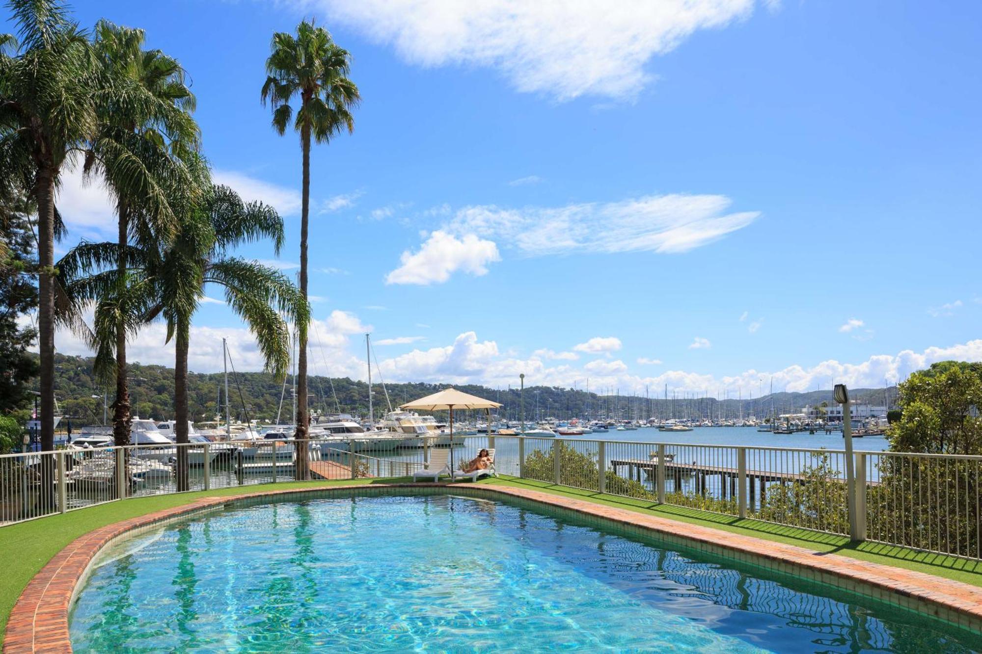 Mirage Hotel Newport Εξωτερικό φωτογραφία