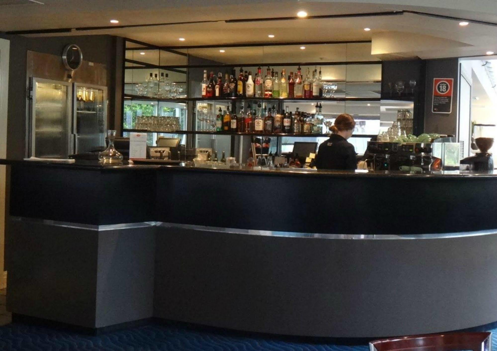 Mirage Hotel Newport Εξωτερικό φωτογραφία